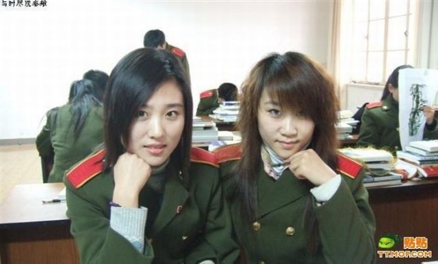 Return to Chinese military girls in uniform and civil clothes 11 pics 