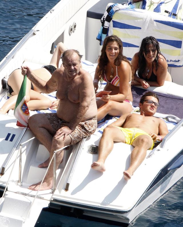 Jack Nicholson having fun out in the sea (12 pics)