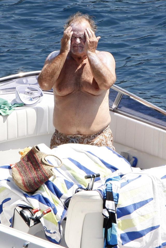 Jack Nicholson having fun out in the sea (12 pics)