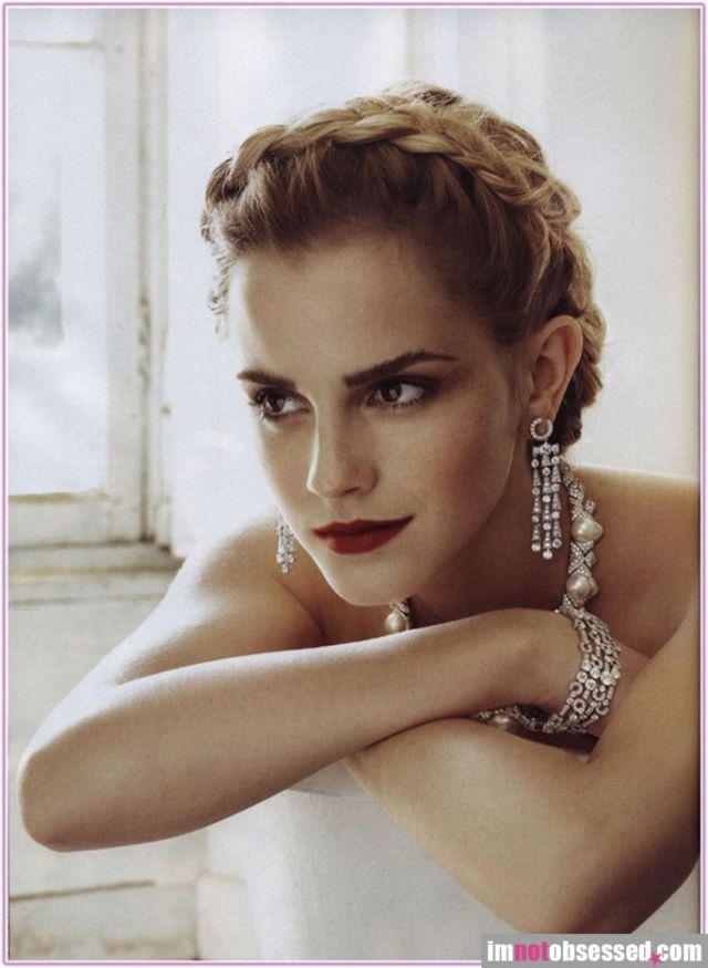 Emma Watson in Vogue magazine (9 pics)