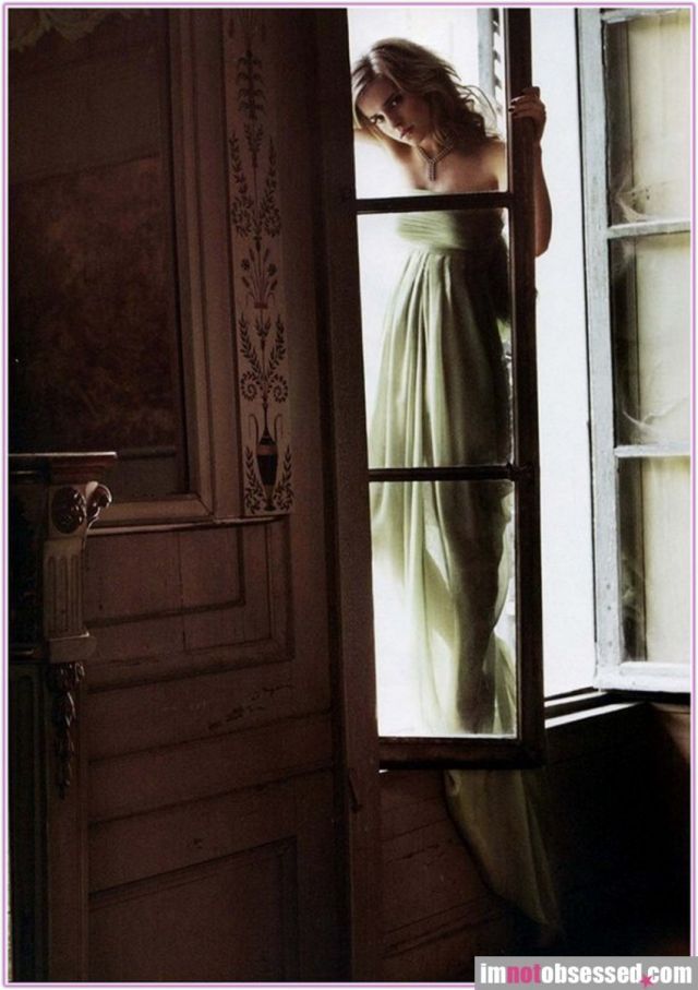 Emma Watson in Vogue magazine (9 pics)