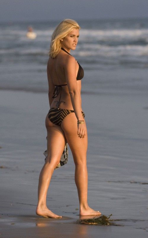 Ashley Roberts of Pussycat Dolls in bikini at Malibu beach 10 pics 