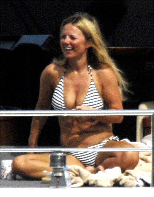 Gerry Halliwell in bikini (16 pics)