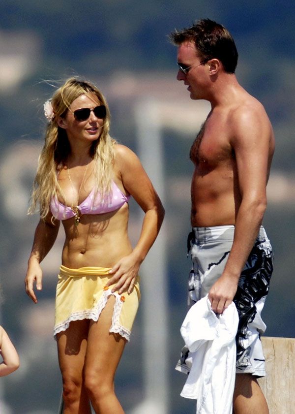 Gerry Halliwell in bikini (16 pics)
