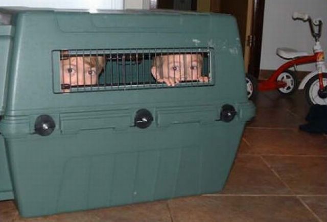 kids_in_cage_640_00.jpg