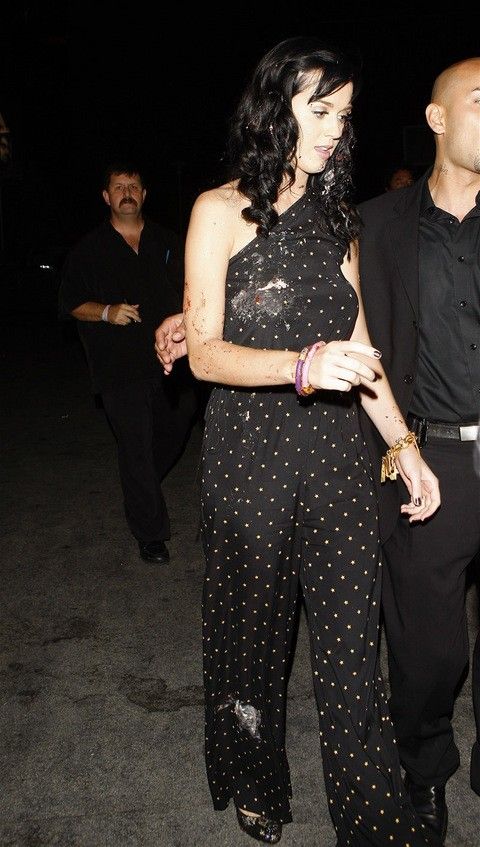 Katty Perry got the cake ;) (6 pics)