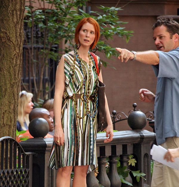 Cynthia Nixon at the set of Sex and the City 2 (12 pics)