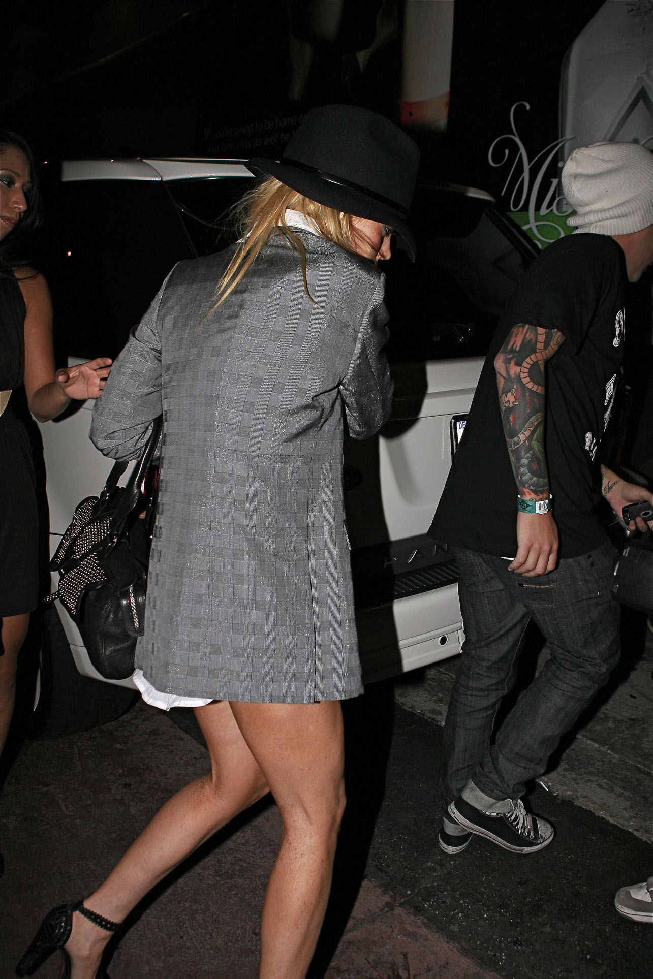 Lindsay Lohan must have had a good party… (9 pics)