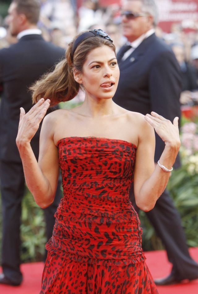 Eva Mendes in Venice (20 pics)