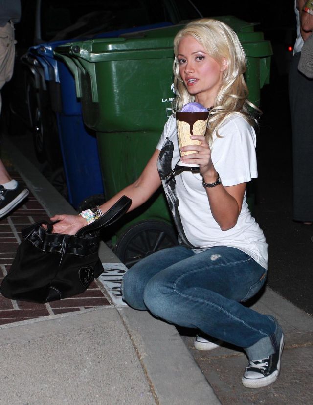 Holly Madison (9 pics)