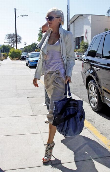Gwen Stefani arrived at a studio in LA (8 pics)