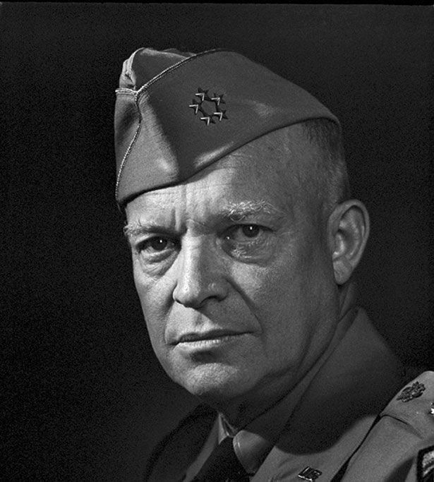 100+ portraits of the most iconic people throughout history (134 pics)