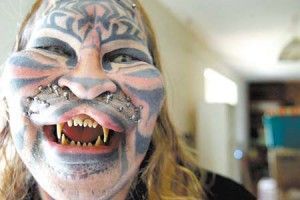 19 girls with tattoos they should have avoided to do (19 pics)