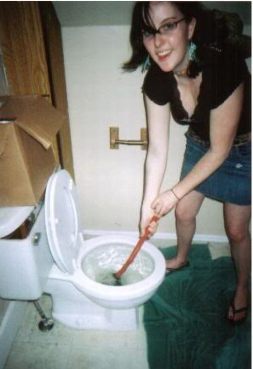 Hot Girls Unclogging Toilets Pics Izismile