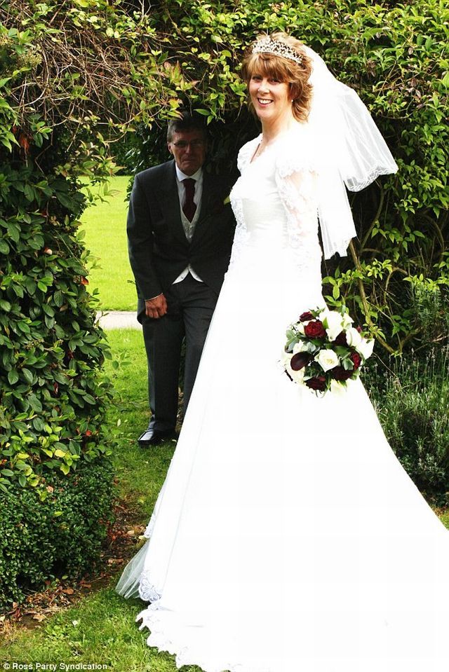 Spoiled wedding album (8 pics + 1 video)