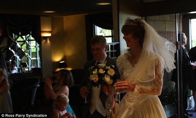 Spoiled wedding album (8 pics + 1 video)
