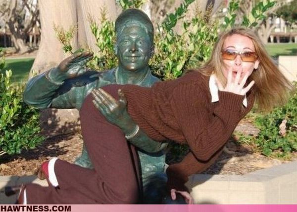 The women of wtf (43 pics) The women of wtf (43 pics)