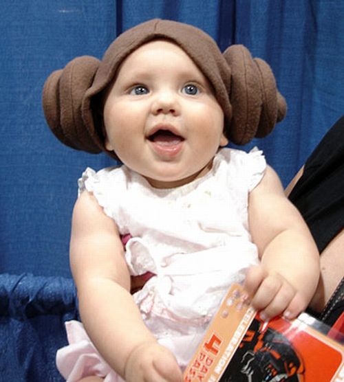 Return to Babies wearing Star Wars and Star Trek costumes Cute 18 pics 