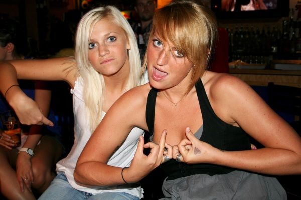 Girls and Gangsta Style. How Do Like It? (47 pics)