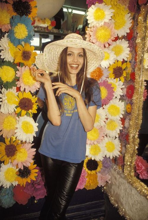 Angelina Jolie When She Was Only 19 years old! (17 pics)