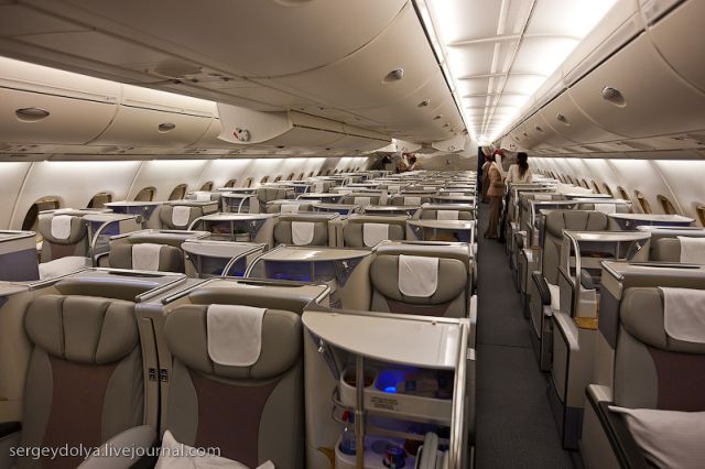 Inside a Luxurious Airbus A380 of the Emirates Airline (47 pics