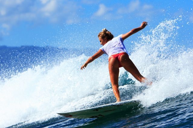 Gliding on the Waves (34 pics)