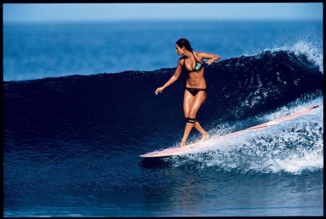Gliding on the Waves (34 pics)