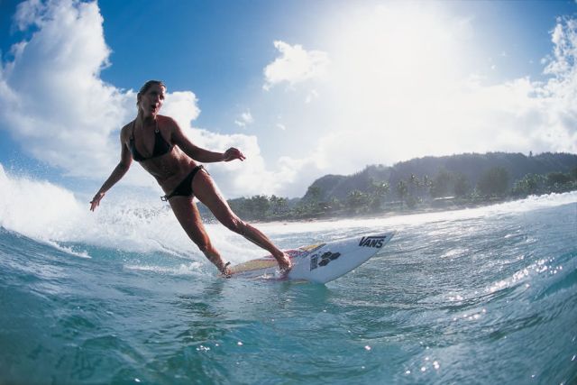 Gliding on the Waves (34 pics)