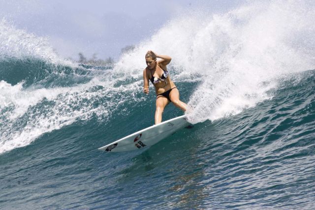 Gliding on the Waves (34 pics)