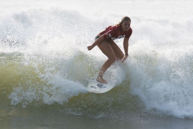 Gliding on the Waves (34 pics)
