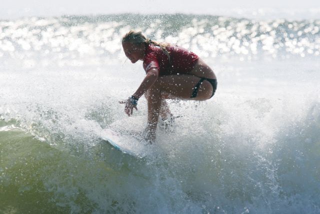 Gliding on the Waves (34 pics)
