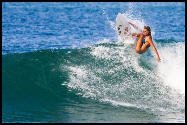 Gliding on the Waves (34 pics)