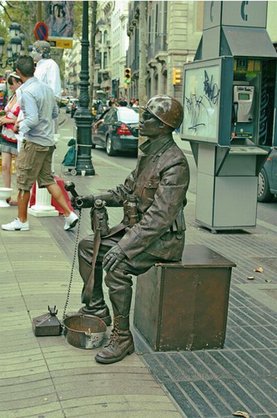 Living Statues Around the World (41 pics)