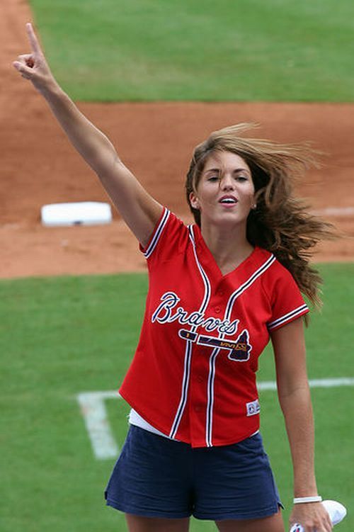 Compilation of Hot Cheerleaders (32 pics)