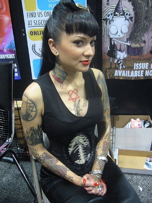 Compilation of Girls with Tattoos (51 pics)