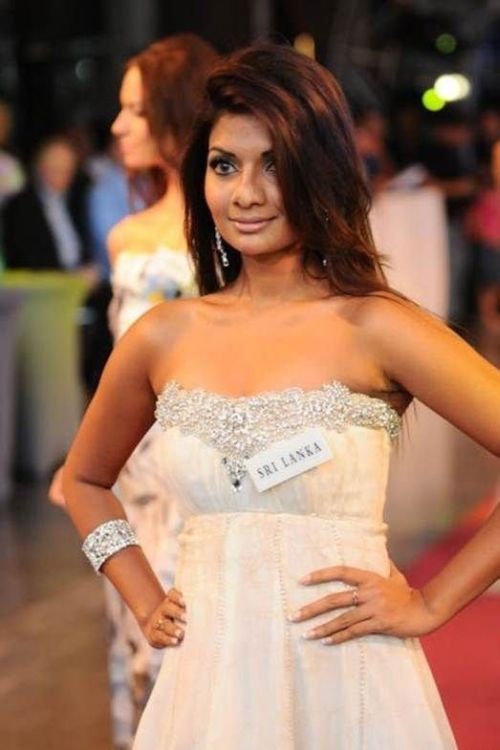 The Most Beautiful Girl in the World (47 pics + 1 video)