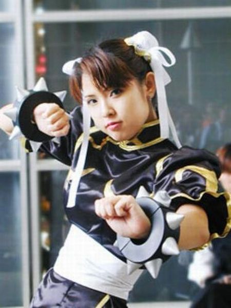 Beautiful Street Fighter Costumes (45 pics)
