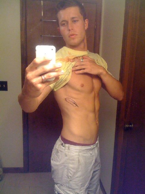 Hot Guys with iPhones 34 pics