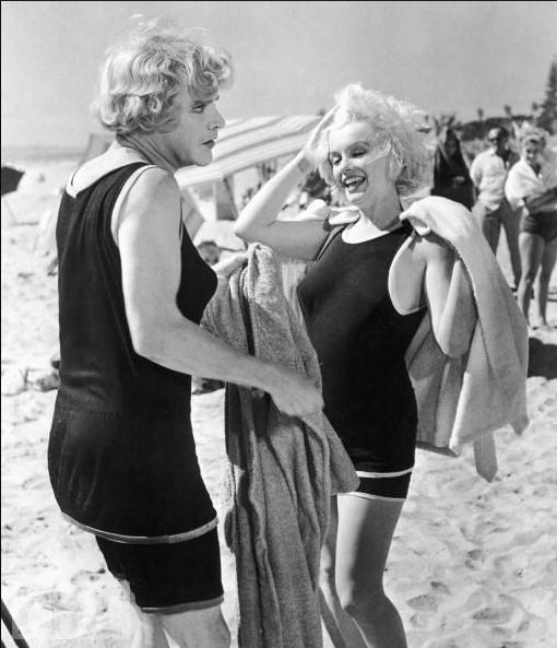 Marilyn Monroe in Swimsuits. Even Now Men Would Go Crazy about Her (12 pics)