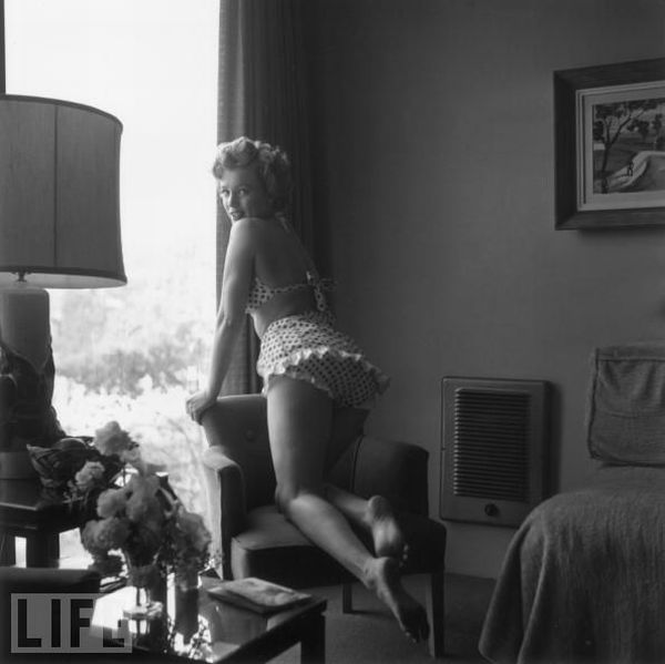 Marilyn Monroe in Swimsuits. Even Now Men Would Go Crazy about Her (12 pics)