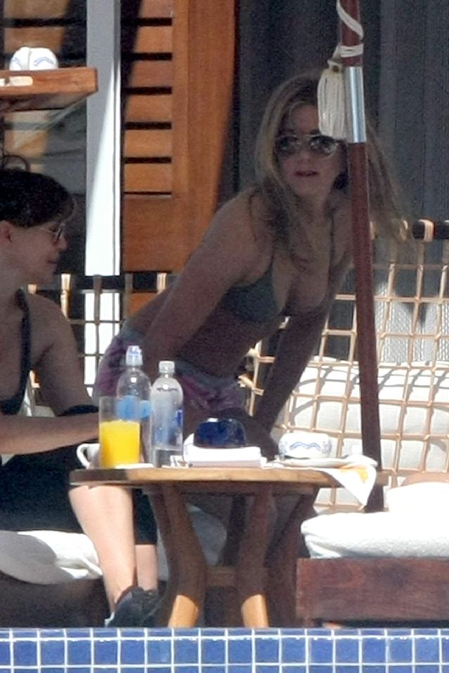 For a 41 Year Old Jennifer Aniston Has a Rocking Tushie(16 pics)