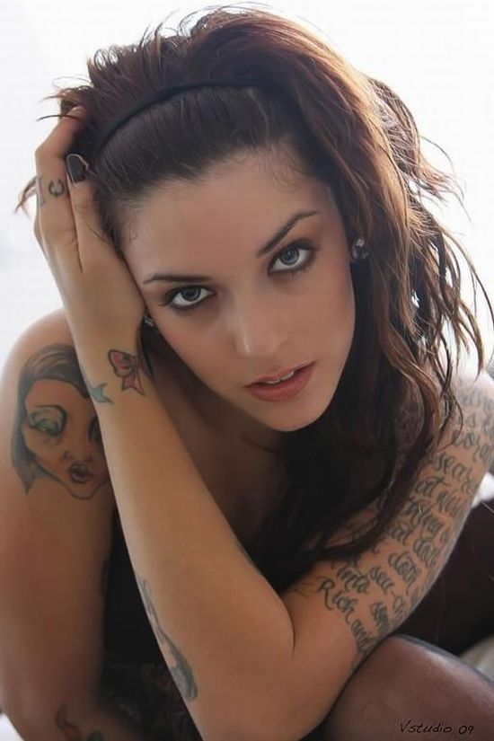 9 Compilation of Girls with Tattoos Part 2 33 pics chicks with tattoos