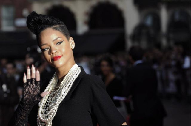 Rihanna – Every Time Different, Every Time Sexy (28 pics)
