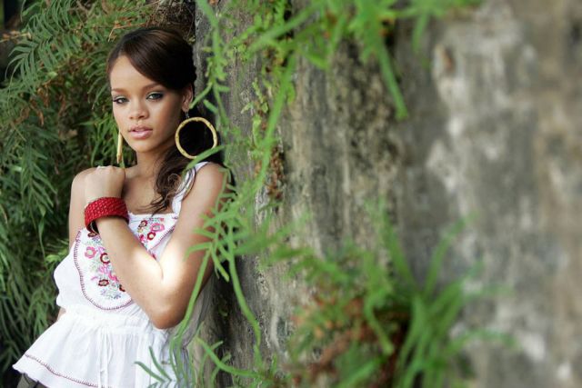Rihanna – Every Time Different, Every Time Sexy (28 pics)