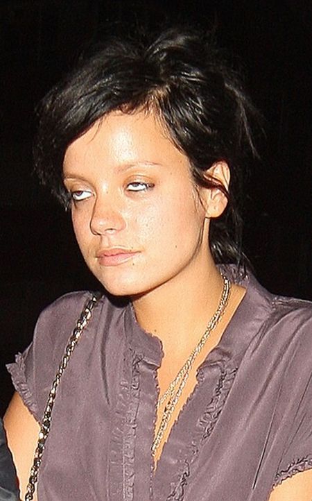 Lily Allen Likes Booze a Lot (20 pics)