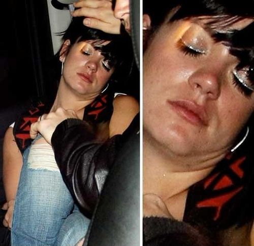 Lily Allen Likes Booze a Lot (20 pics)