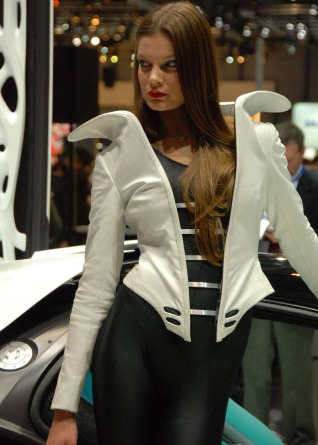 Hot Dolls at Geneva Autoshow 2010 (73 pics)