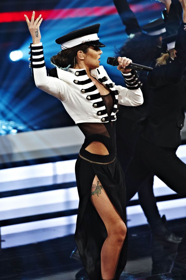 Sexy X Factor Judge Cheryl Cole Is a Stunner (10 pics)