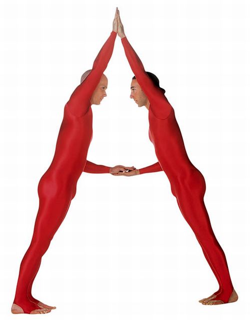 Pilobolus, the Human Alphabet (27 pics)