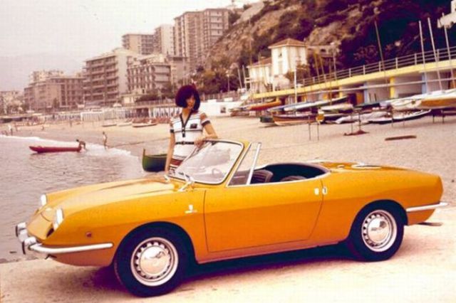 Babes in Vintage Vehicle Ads (20 pics)